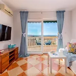 Splendid With Bubble Bath In Croatia Apartment *