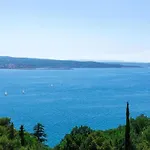 Splendid With Bubble Bath In Croatia Appartamento Crikvenica