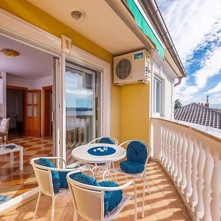 Splendid With Bubble Bath In Croatia Apartment *