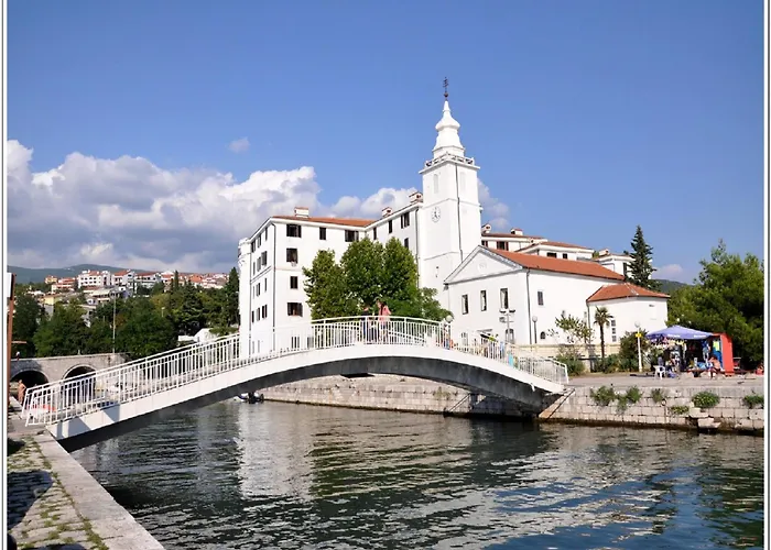 Splendid With Bubble Bath In Croatia Appartamento Crikvenica